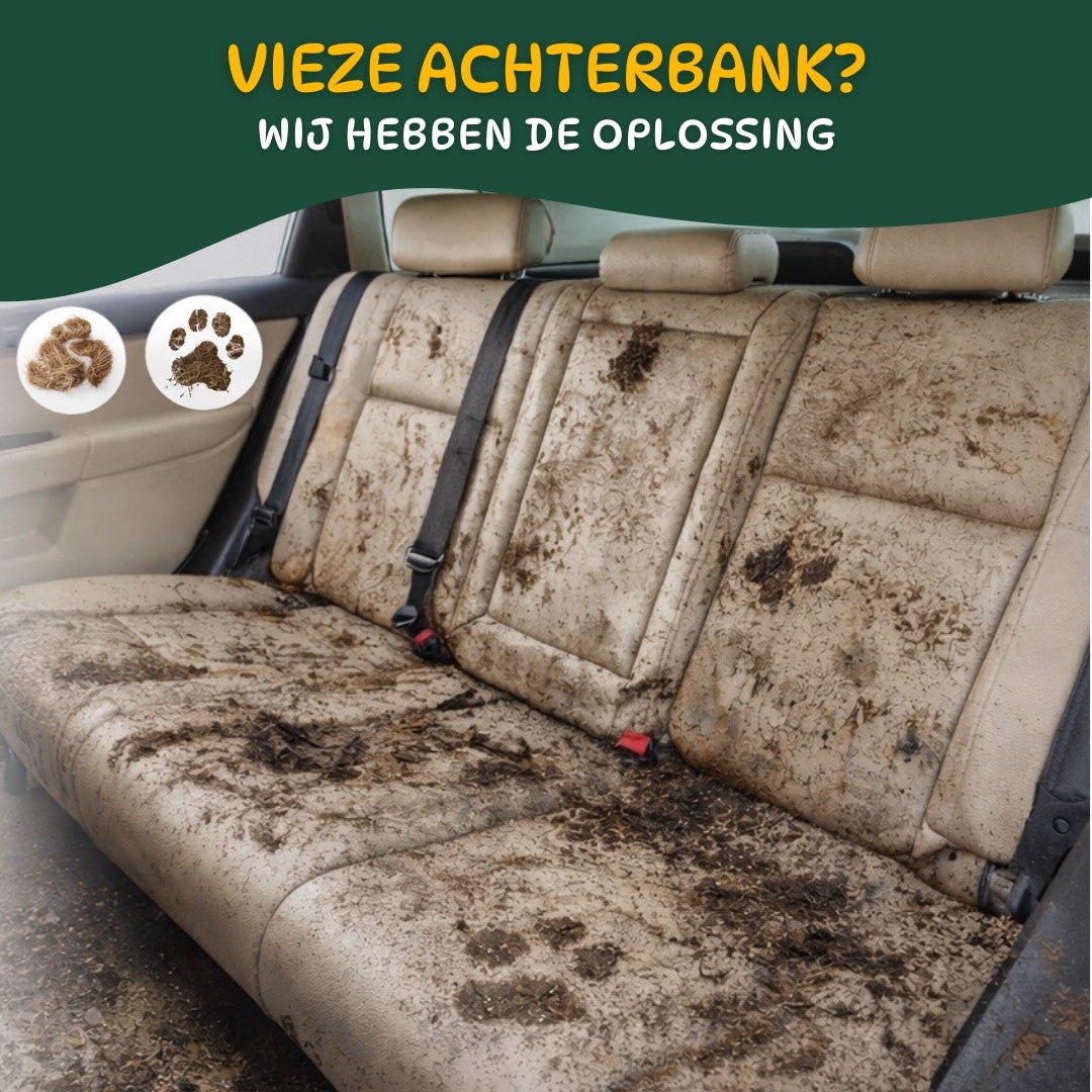 Vieze auto achterbank door natte hondenpoten zonder waterdichte honden autodeken